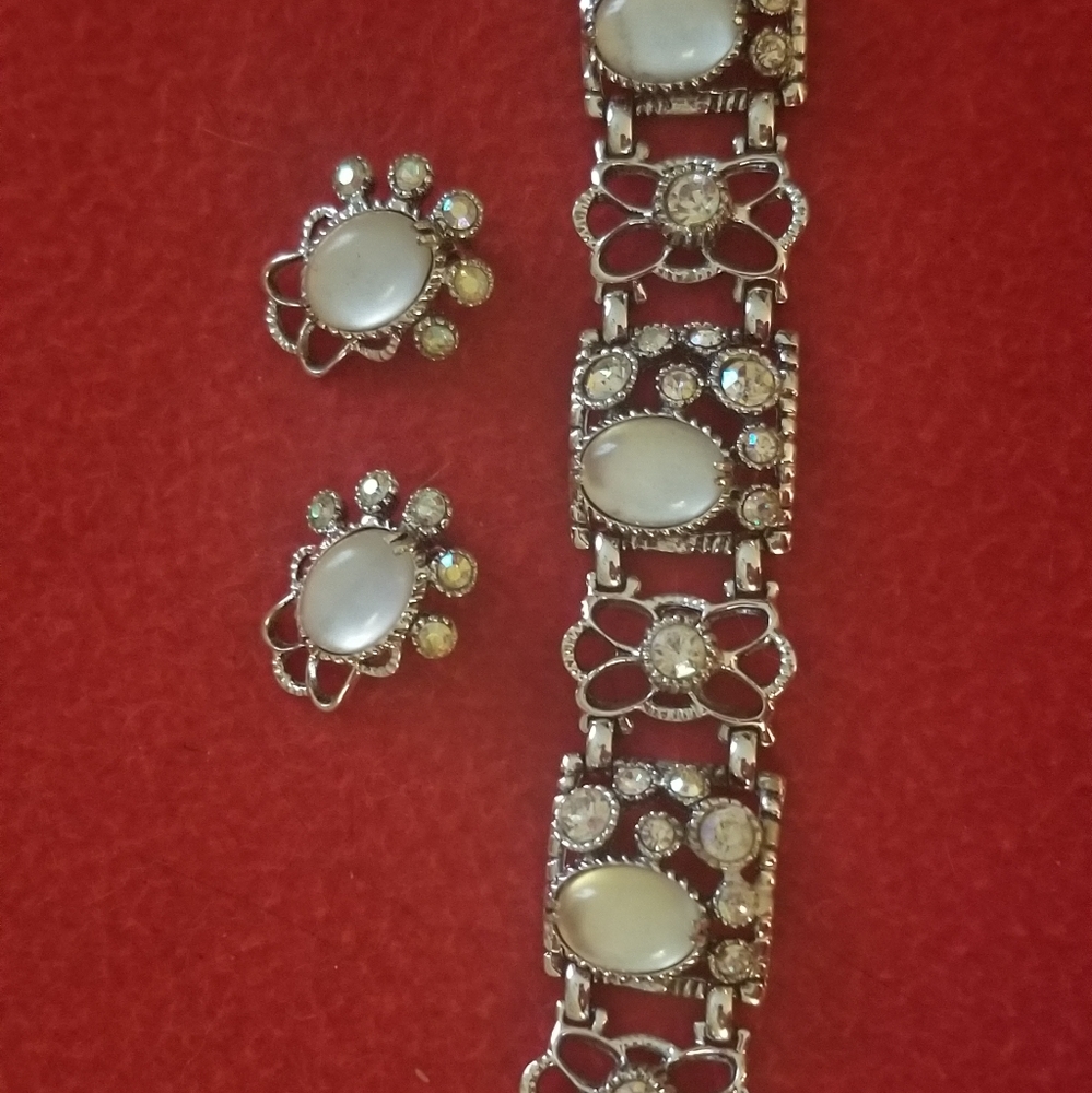 Vintage costume jewelry set
